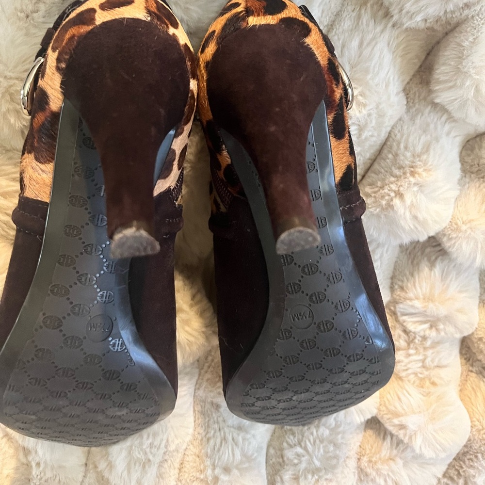 Antonio Melani brown leopard print bootie. - Picture 12 of 14